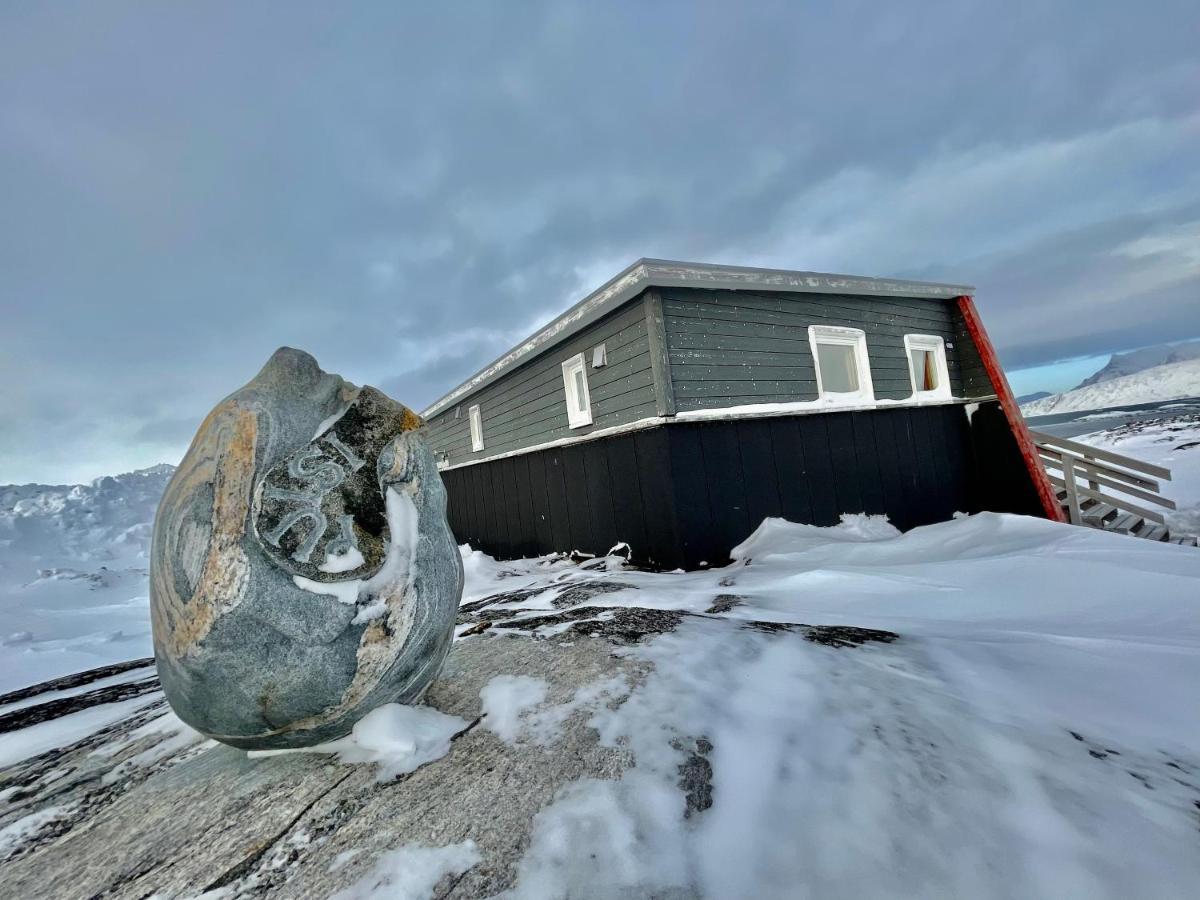 Inuk Hostels Nuuk Extérieur photo